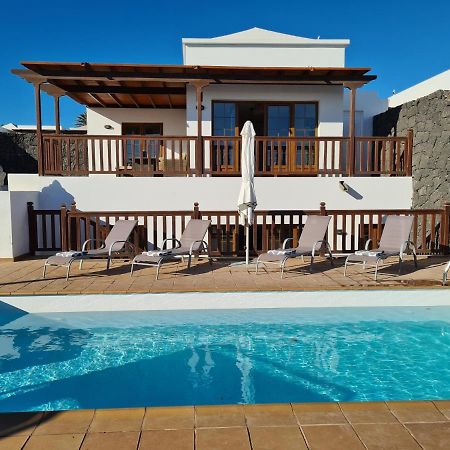 Luxury 4-Bedroom Villa With Heated Pool + Sea View Playa Blanca  Extérieur photo
