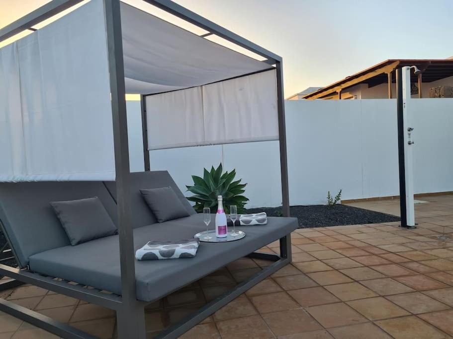 Luxury 4-Bedroom Villa With Heated Pool + Sea View Playa Blanca  Extérieur photo