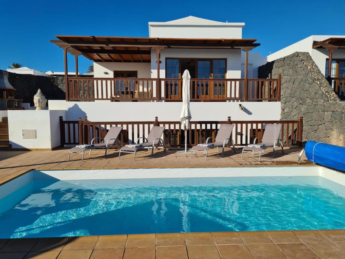 Luxury 4-Bedroom Villa With Heated Pool + Sea View Playa Blanca  Extérieur photo
