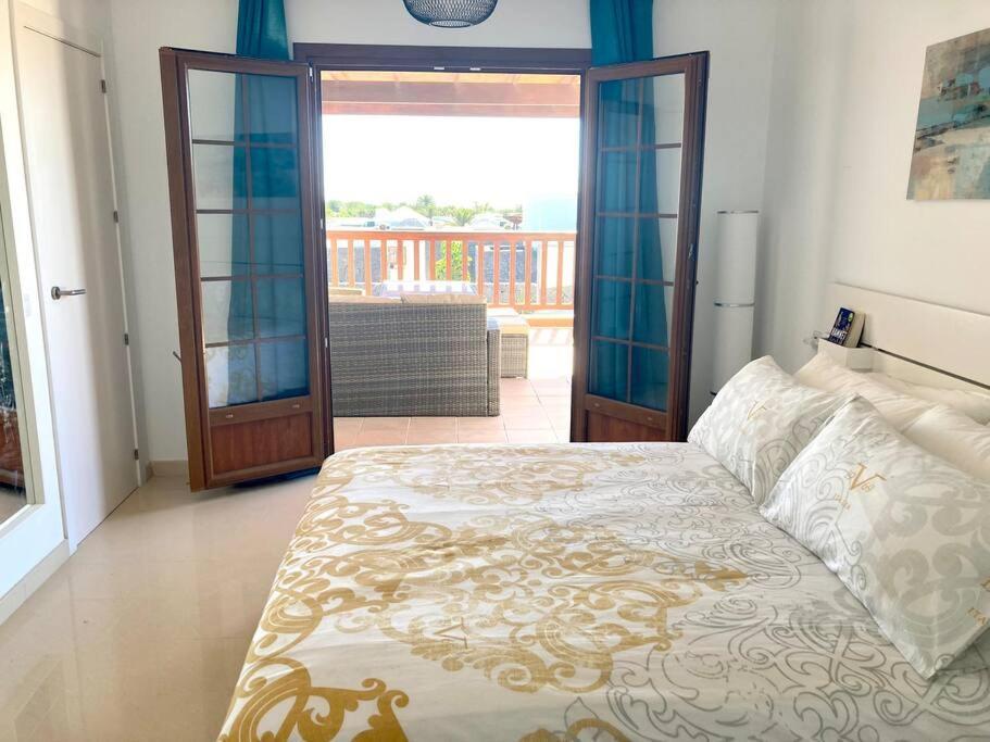 Luxury 4-Bedroom Villa With Heated Pool + Sea View Playa Blanca  Extérieur photo
