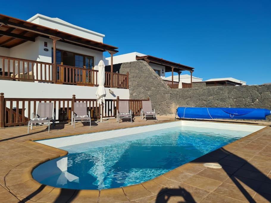 Luxury 4-Bedroom Villa With Heated Pool + Sea View Playa Blanca  Extérieur photo