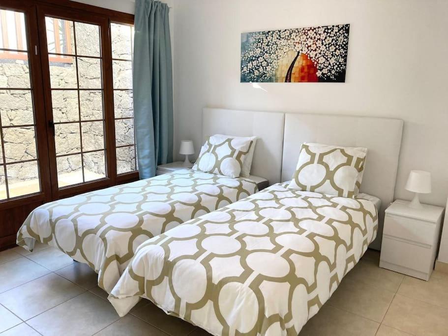 Luxury 4-Bedroom Villa With Heated Pool + Sea View Playa Blanca  Extérieur photo