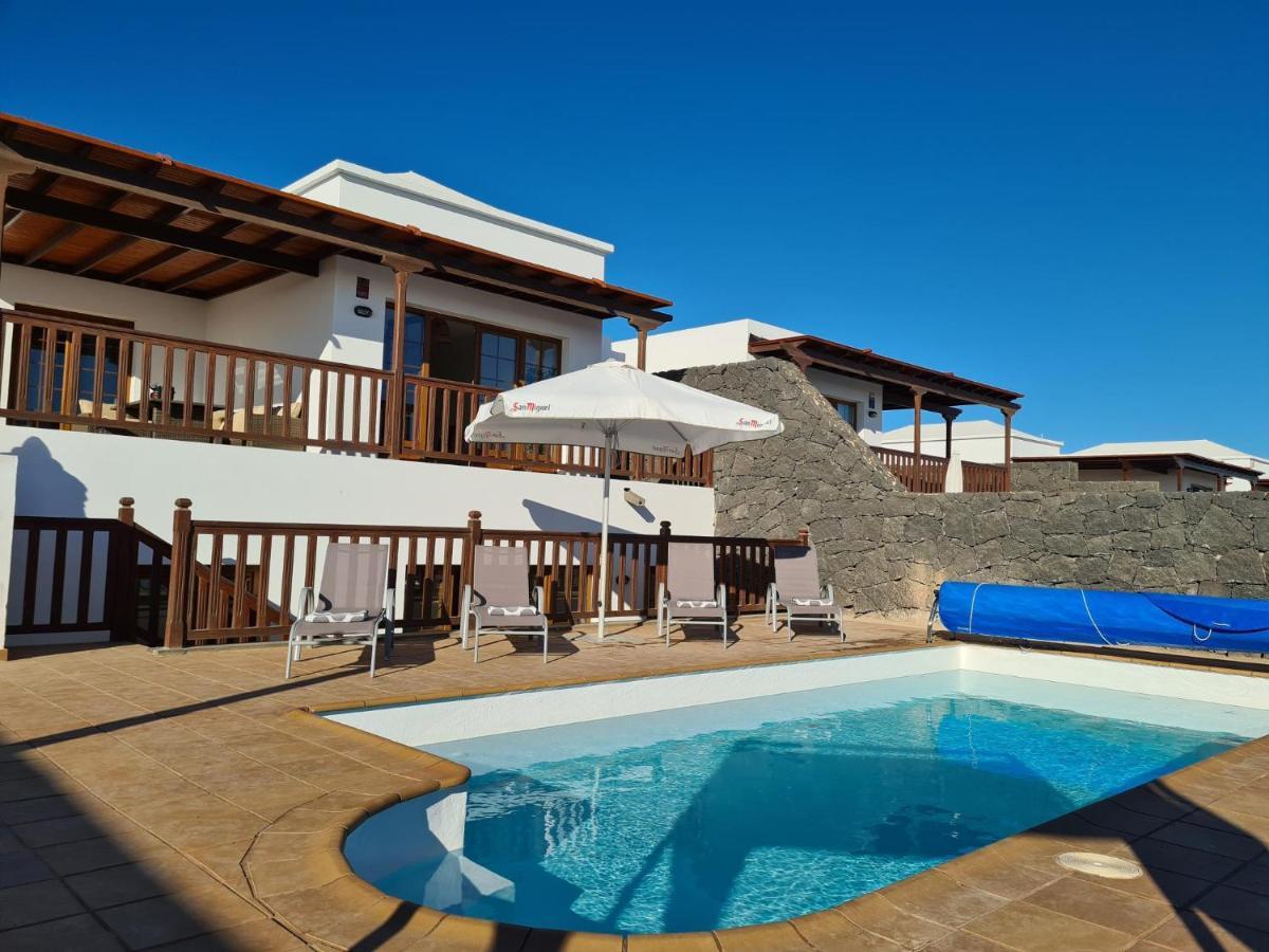 Luxury 4-Bedroom Villa With Heated Pool + Sea View Playa Blanca  Extérieur photo
