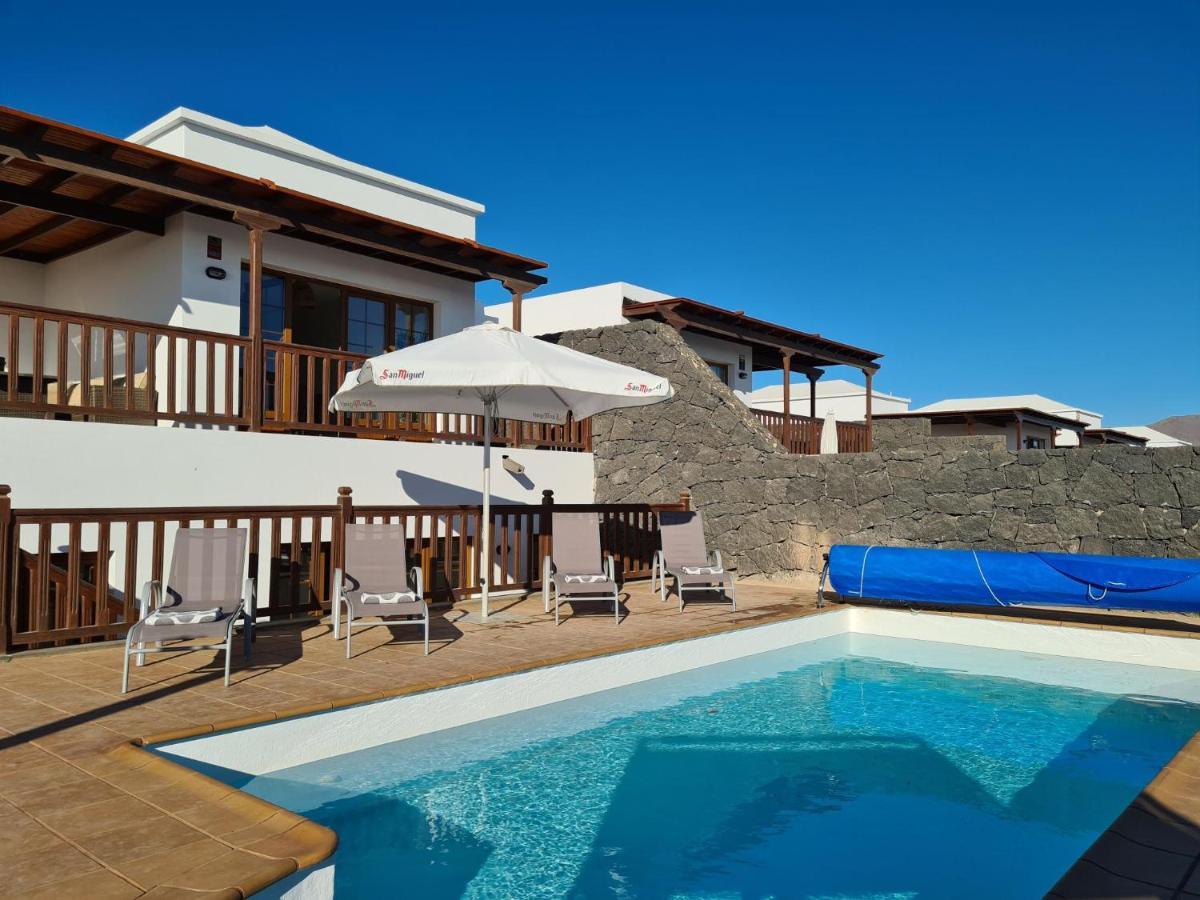 Luxury 4-Bedroom Villa With Heated Pool + Sea View Playa Blanca  Extérieur photo